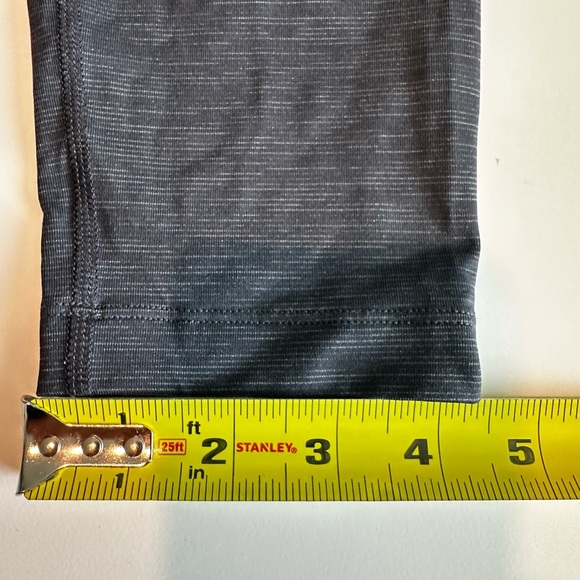 Outdoor Voices Space Dye Warm Up
Cropped Leggings, Charcoal Gray/Black, Size M - Picture 4 of 8